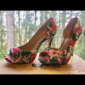 Beautiful heeled open toe pumps